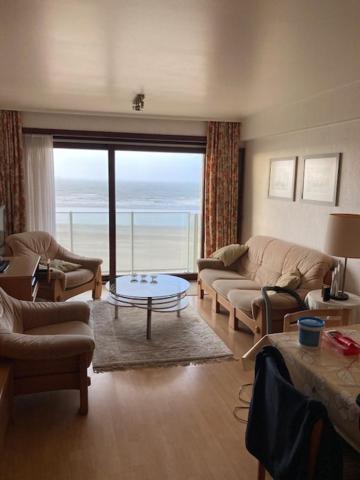Seagull, Ruim En Volledig Vernieuwd Appartement Met Zeezicht In Westende Middelkerke Bagian luar foto