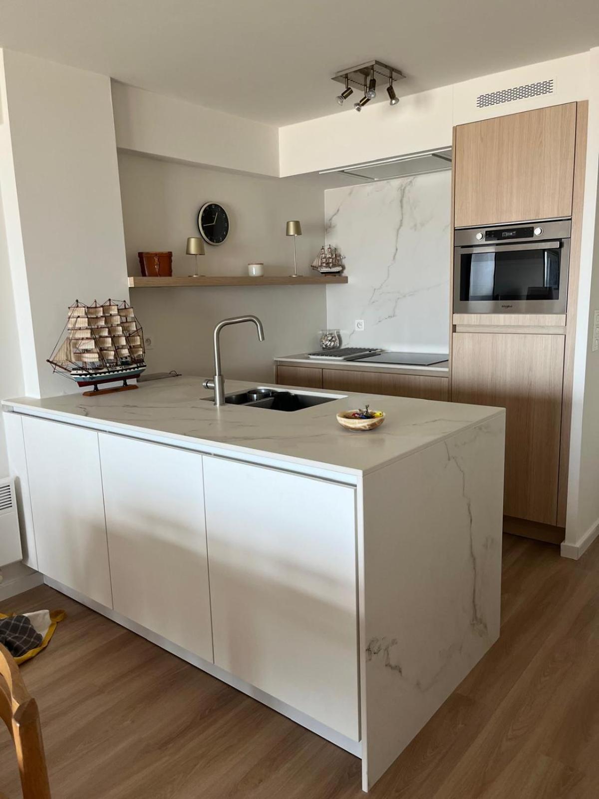 Seagull, Ruim En Volledig Vernieuwd Appartement Met Zeezicht In Westende Middelkerke Bagian luar foto